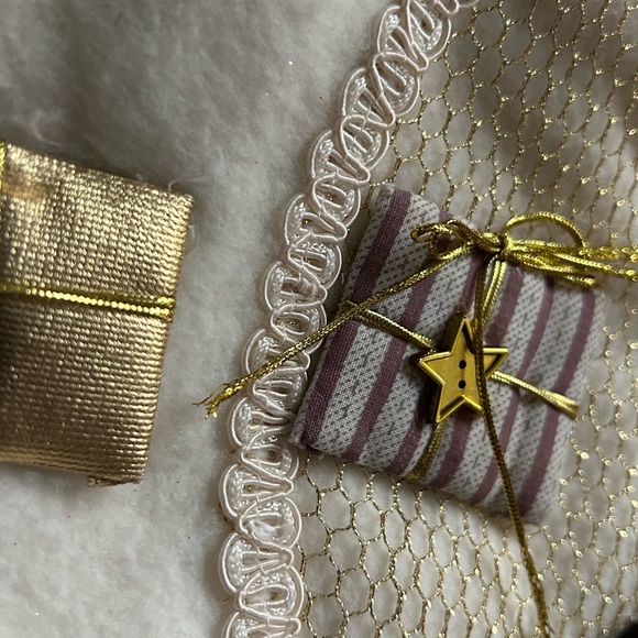 Gold and Cream Holiday Decor bundle - Picture 4 of 16